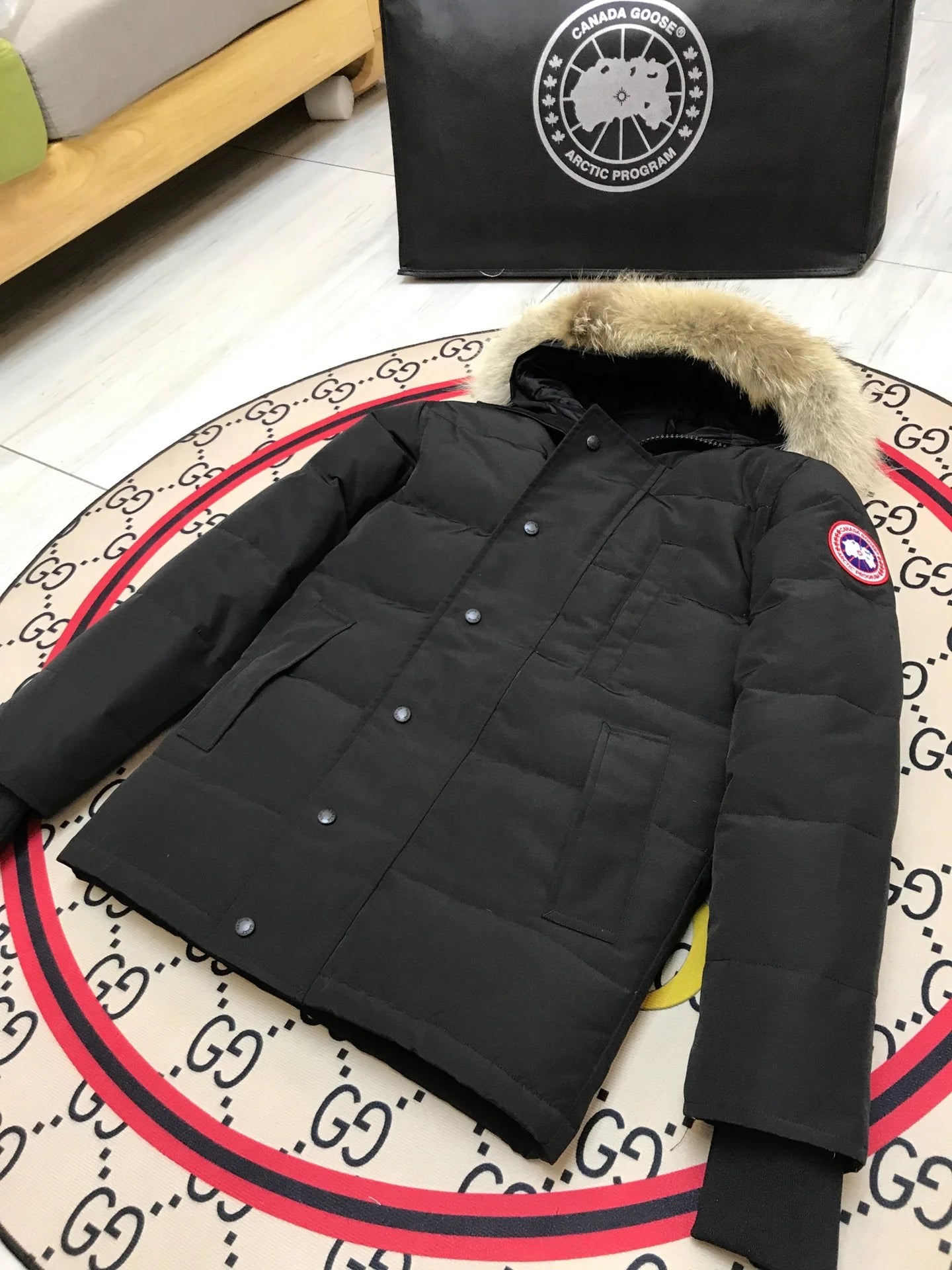 Sneakersfeet+ Canada-Goose Jacket