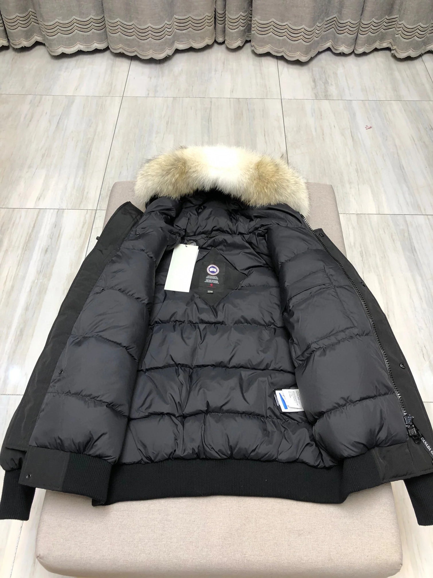 Sneakersfeet+ Canada-Goose Jacket