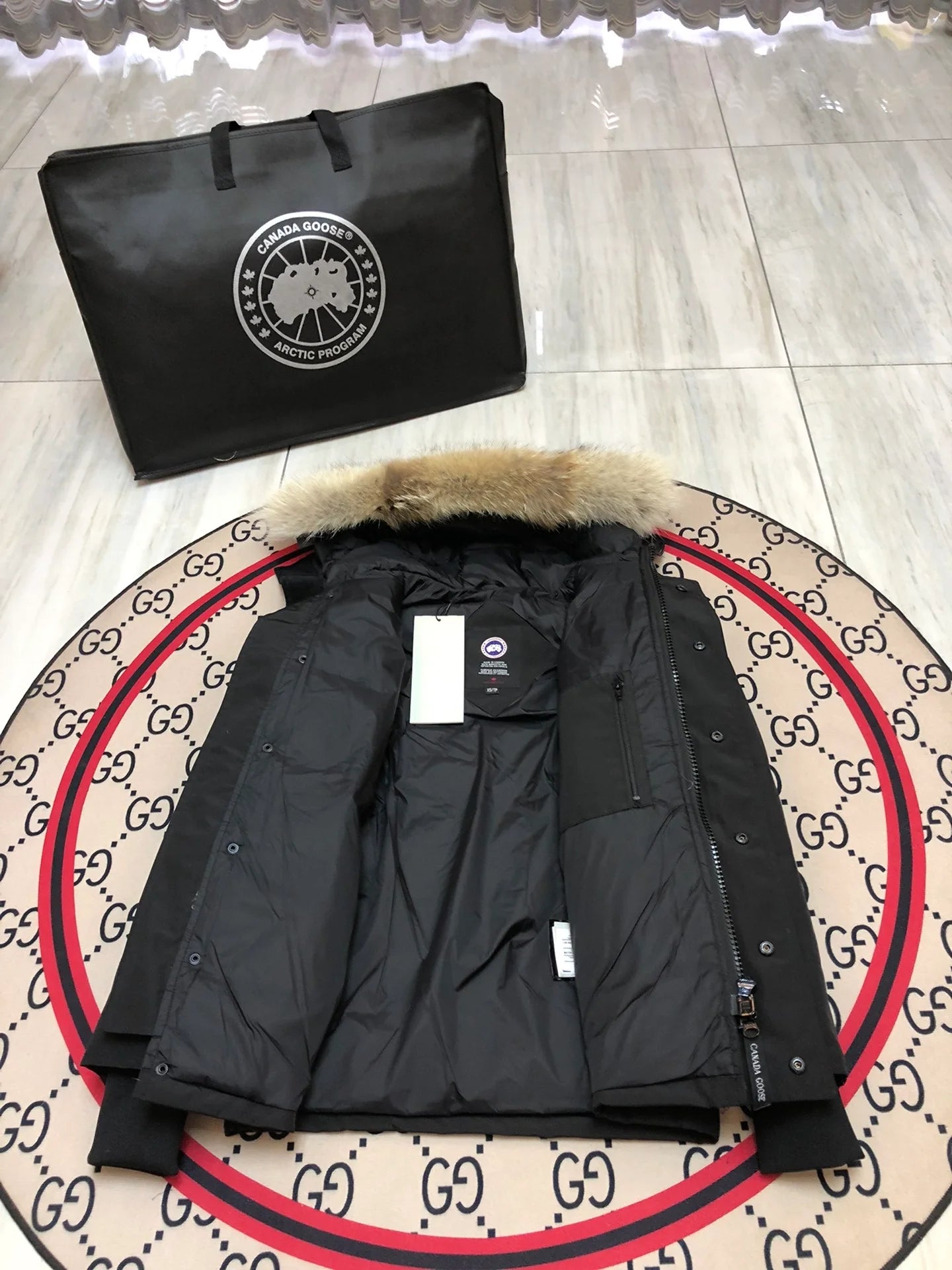 Sneakersfeet+ Canada-Goose Jacket