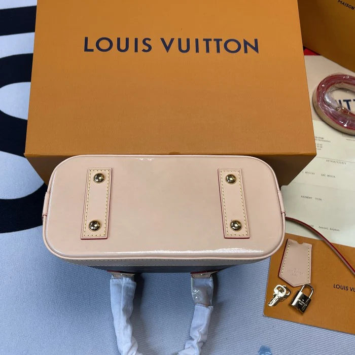 Sneakersfeet+ L&V Alma