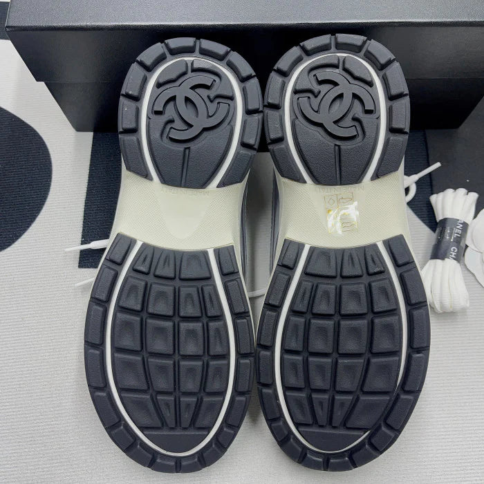 Sneakersfeet+ Chanel Top Trainer