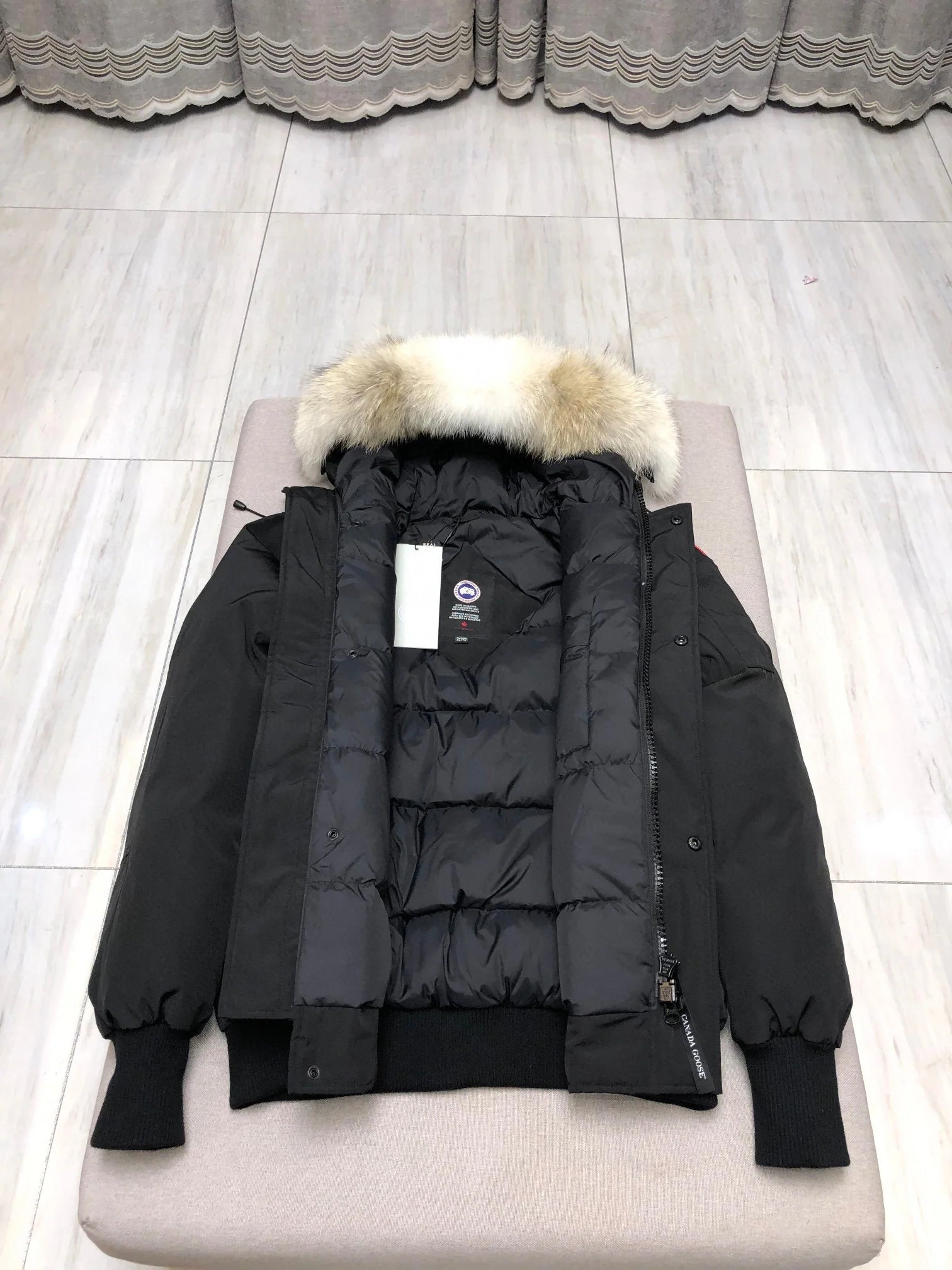 Sneakersfeet+ Canada-Goose Jacket