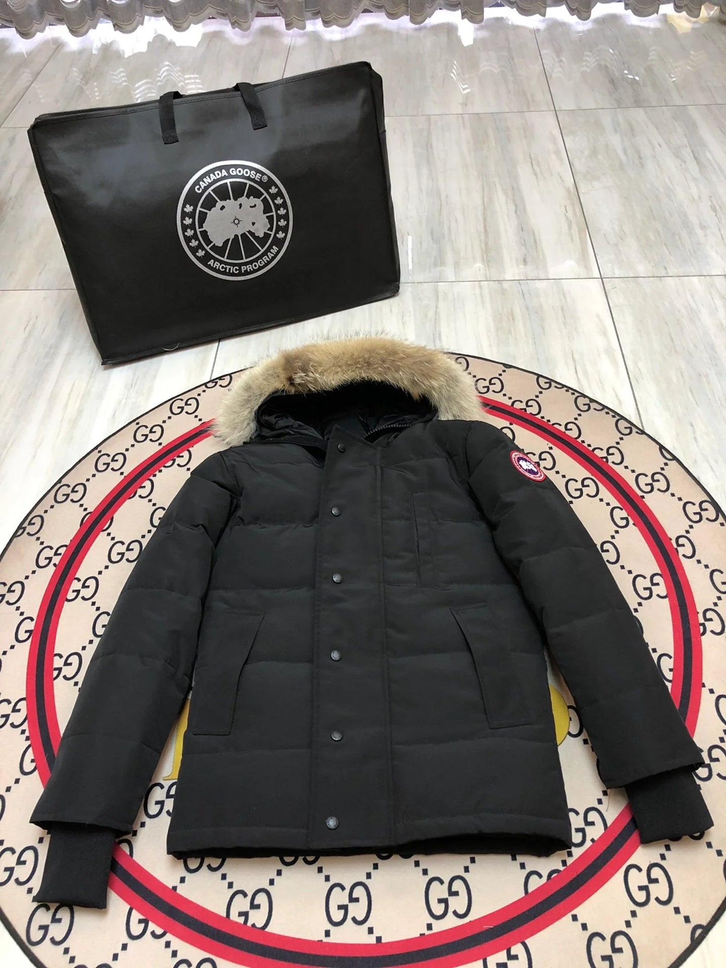 Sneakersfeet+ Canada-Goose Jacket