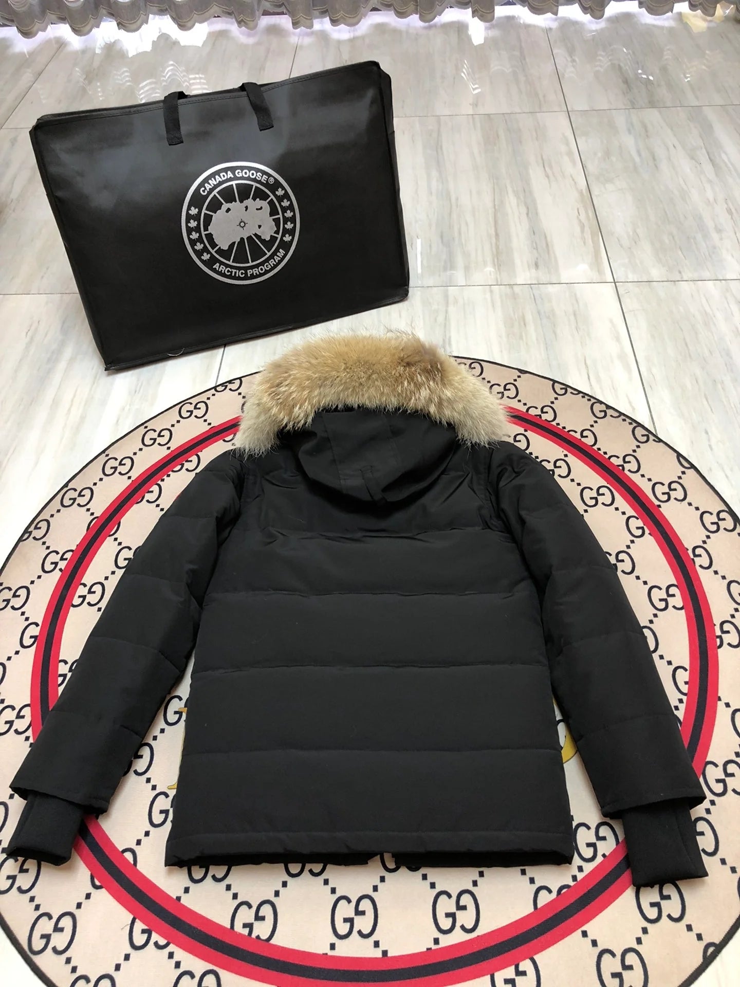 Sneakersfeet+ Canada-Goose Jacket