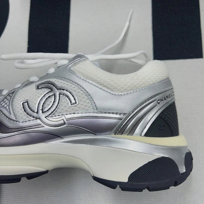 Sneakersfeet+ Chanel Top Trainer
