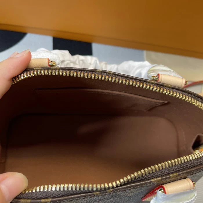 Sneakersfeet+ L&V Alma