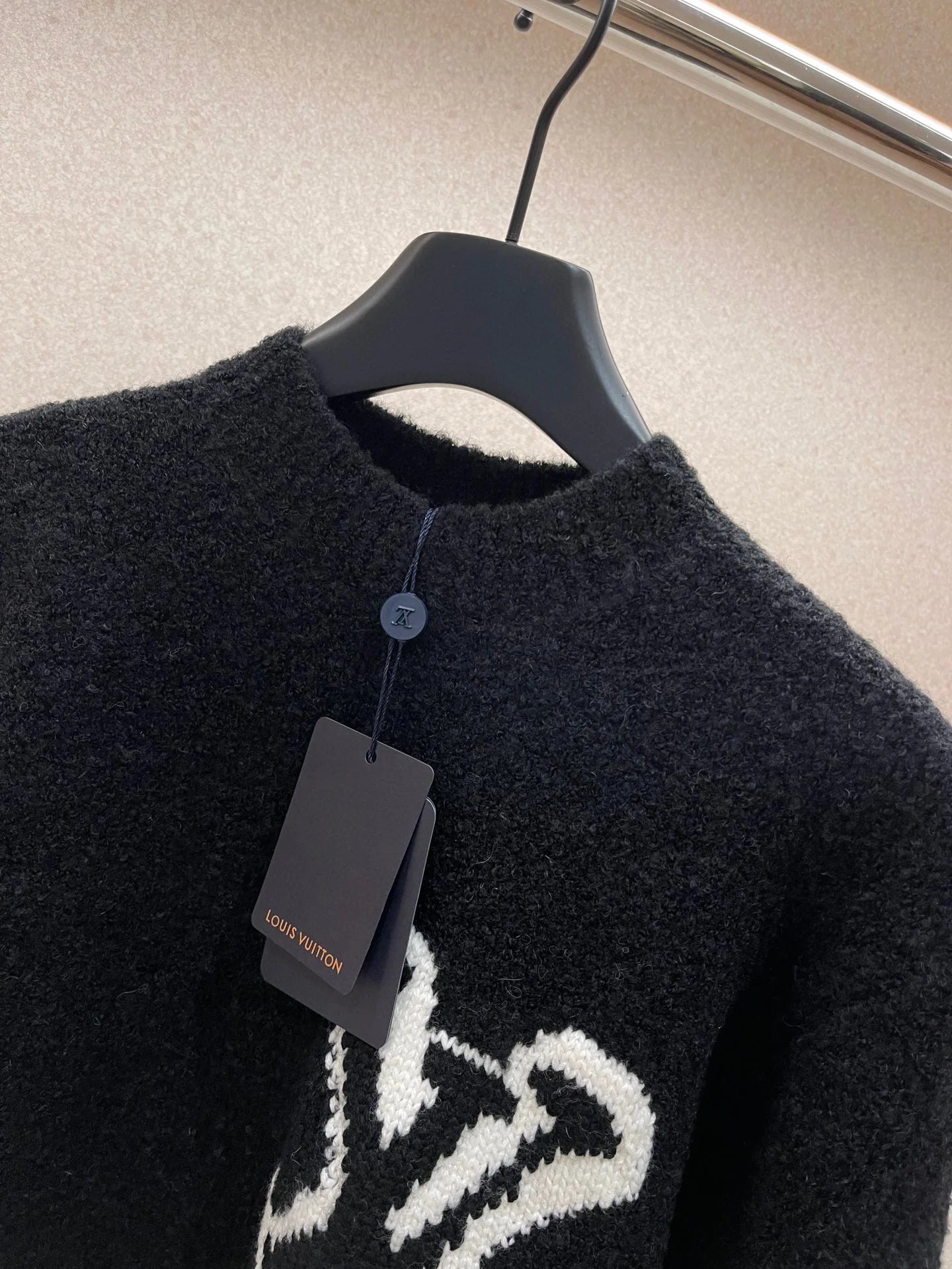 Sneakersfeet+ L&V sweater